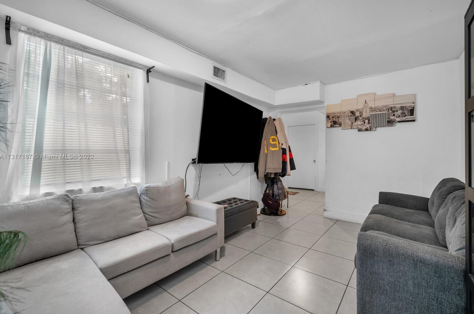 621 Glenn Pkwy, Hollywood FL 33021-5624 exterior