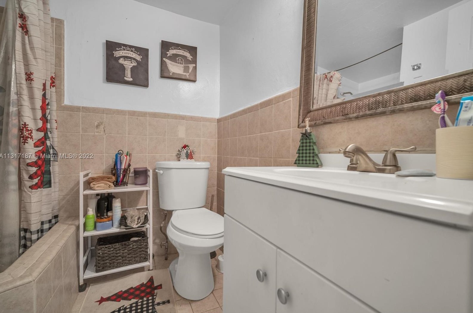 621 Glenn Pkwy, Hollywood FL 33021-5624 exterior