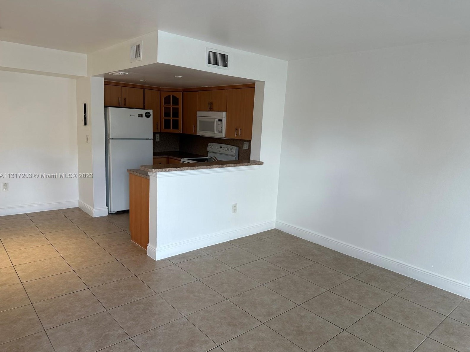 650 Nw 86th Pl #3-206, Miami, FL