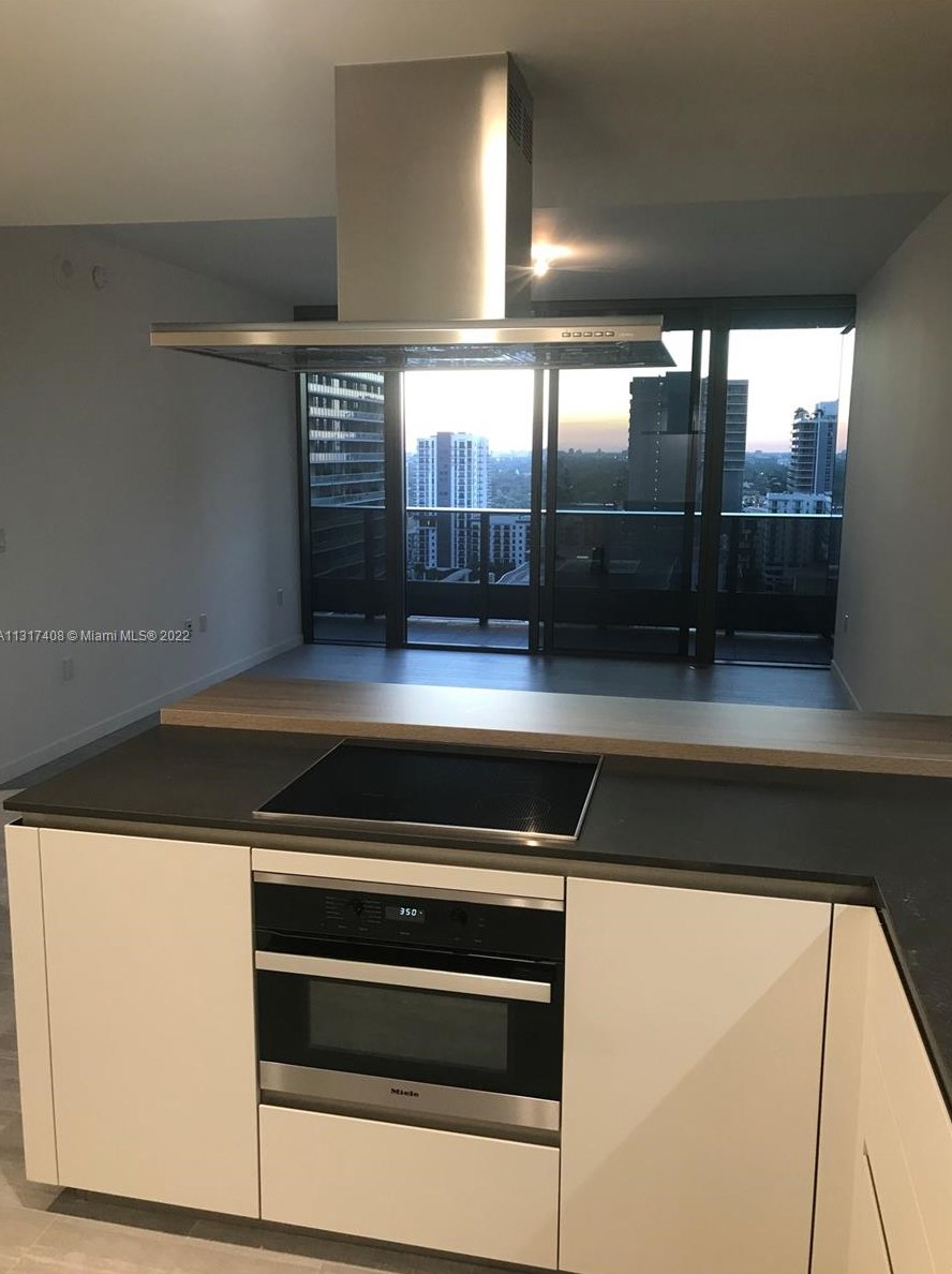 1000 Brickell Plaza #2004, Miami, FL 33131