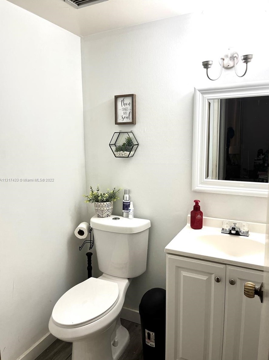 4400 Hillcrest Dr, Hollywood FL  33021-7971 exterior