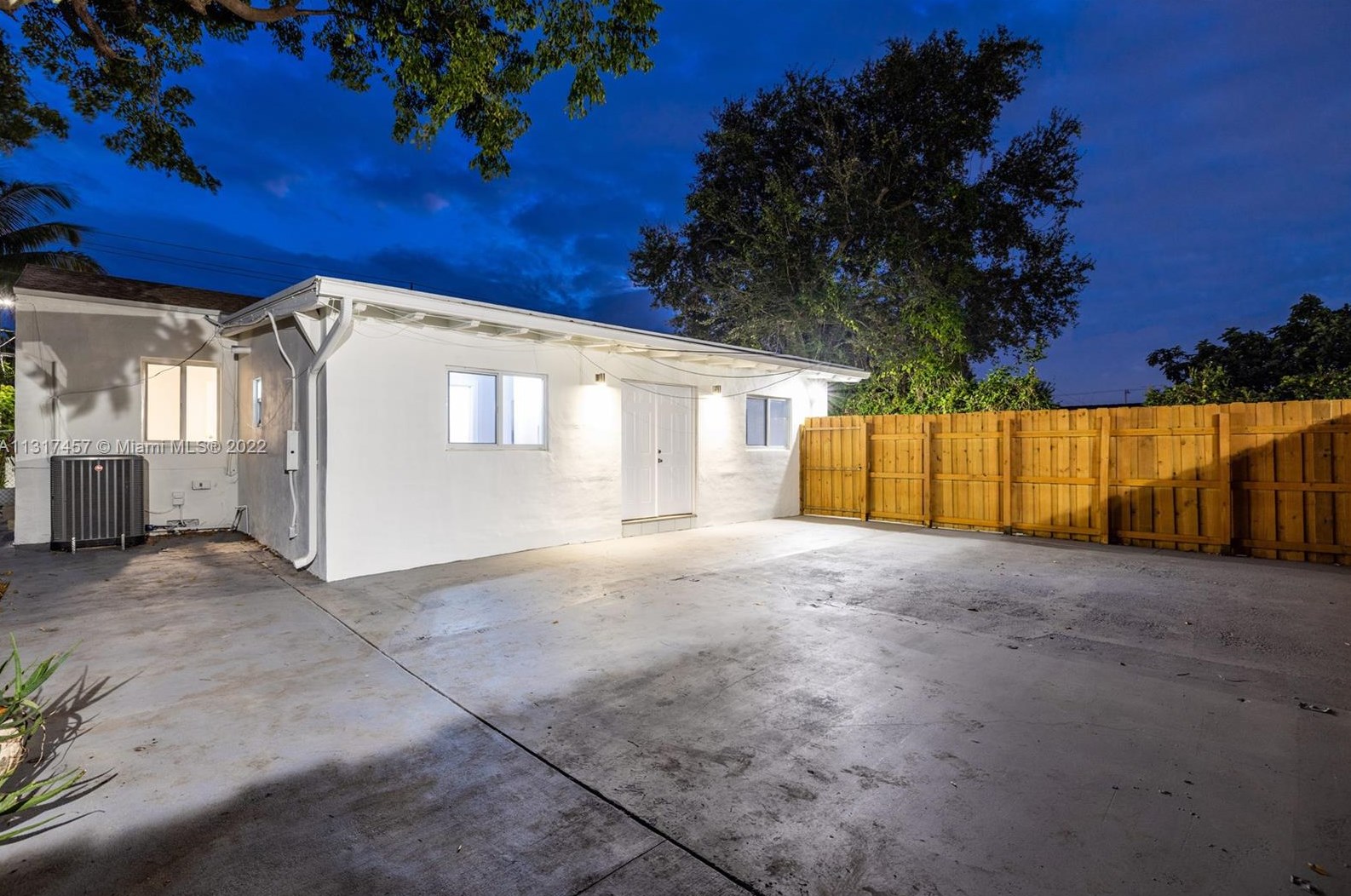 2729 Sw 18th St #1, Miami, FL 33145