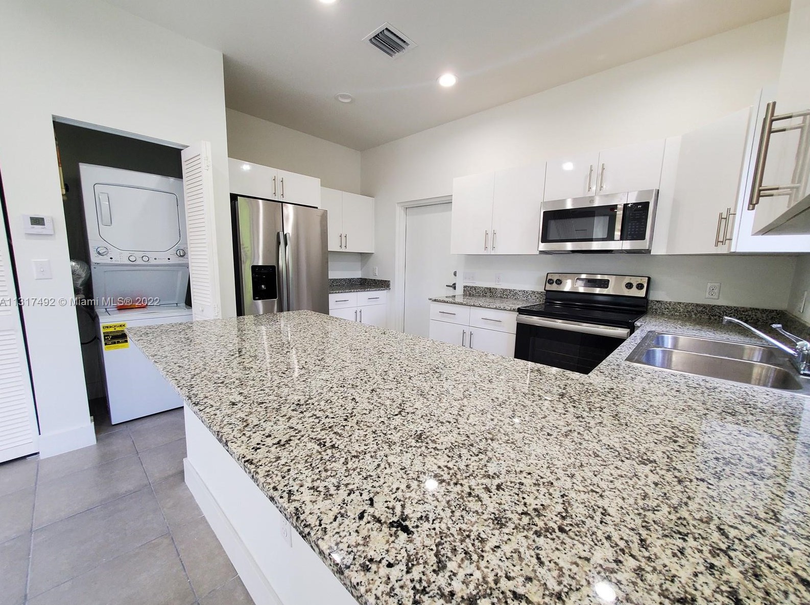 165 68th Ter Nw #165, Miami, FL 33150