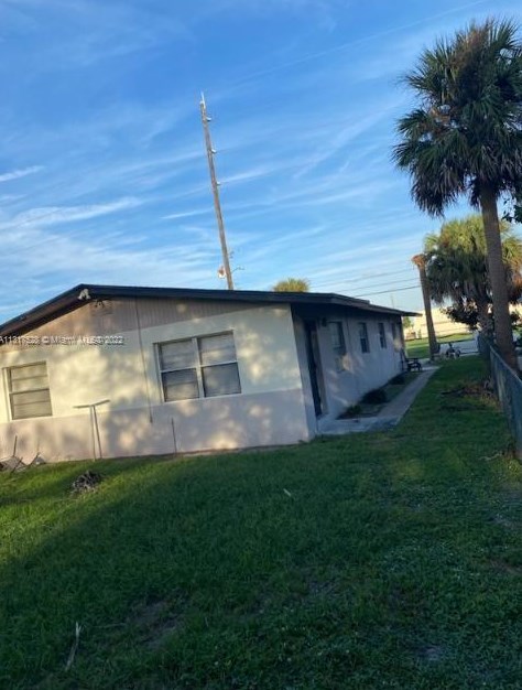 1107 N 21st St, Fort Pierce, FL 34950