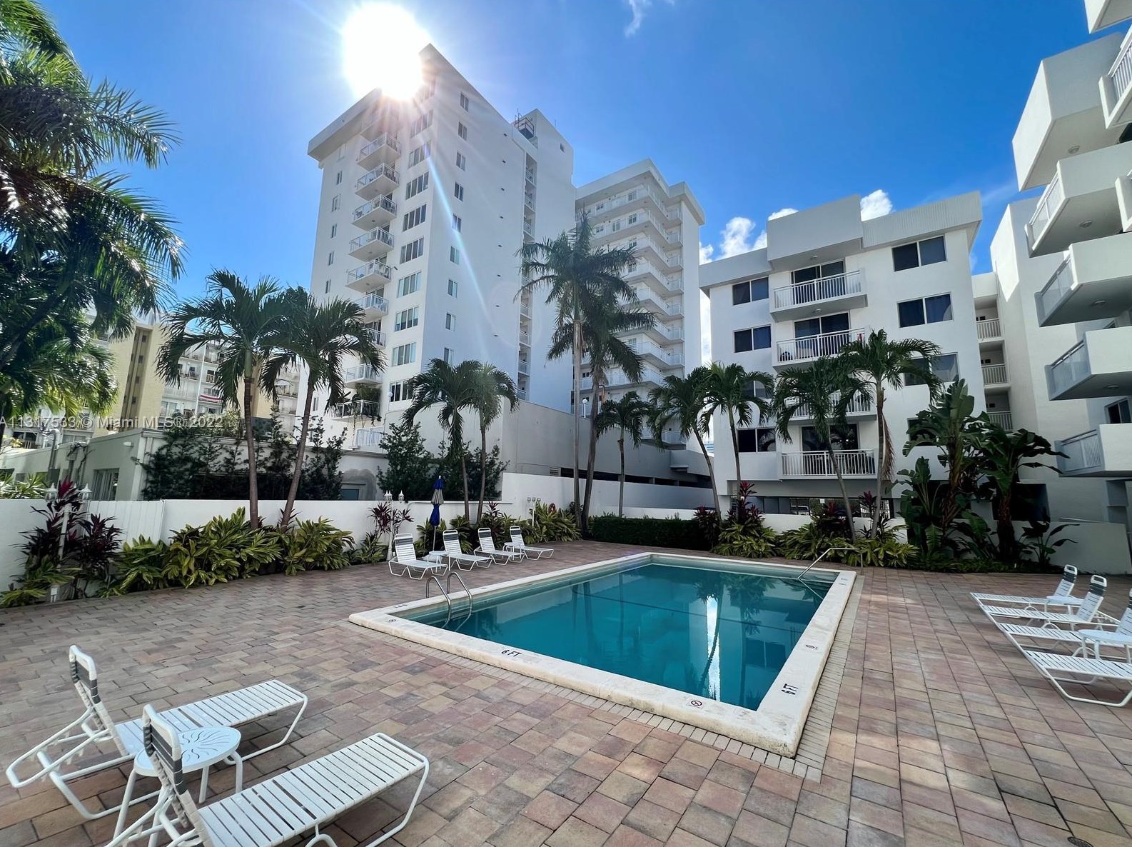 1666 West Ave, Miami Beach FL  33139-2312 exterior