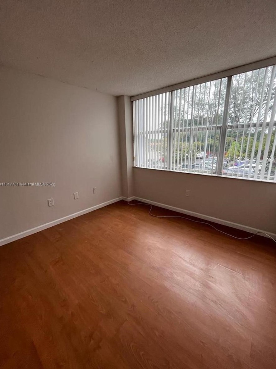 1300 Ne Miami Gardens Dr Apt 207e, Miami, FL