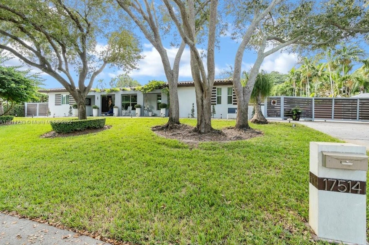 17514 82nd Ct, Miami, FL 33157-6103