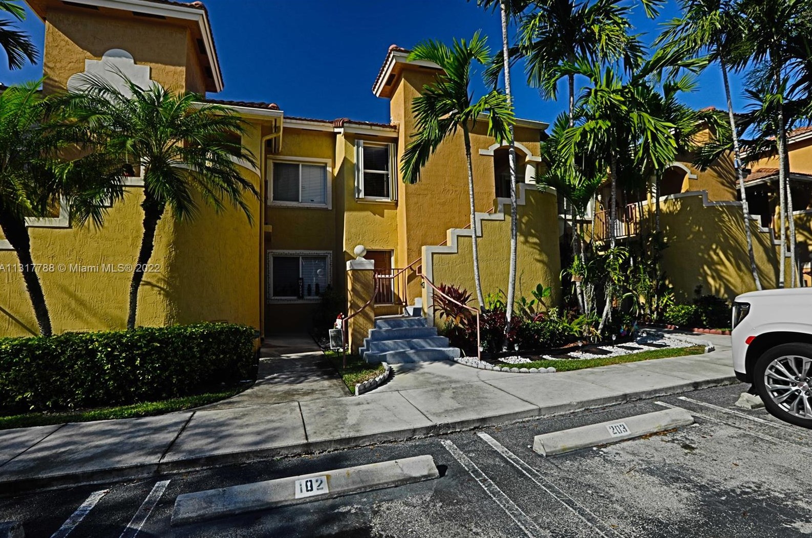 630 Nw 79th Ter Apt 203, Hollywood, FL 33024