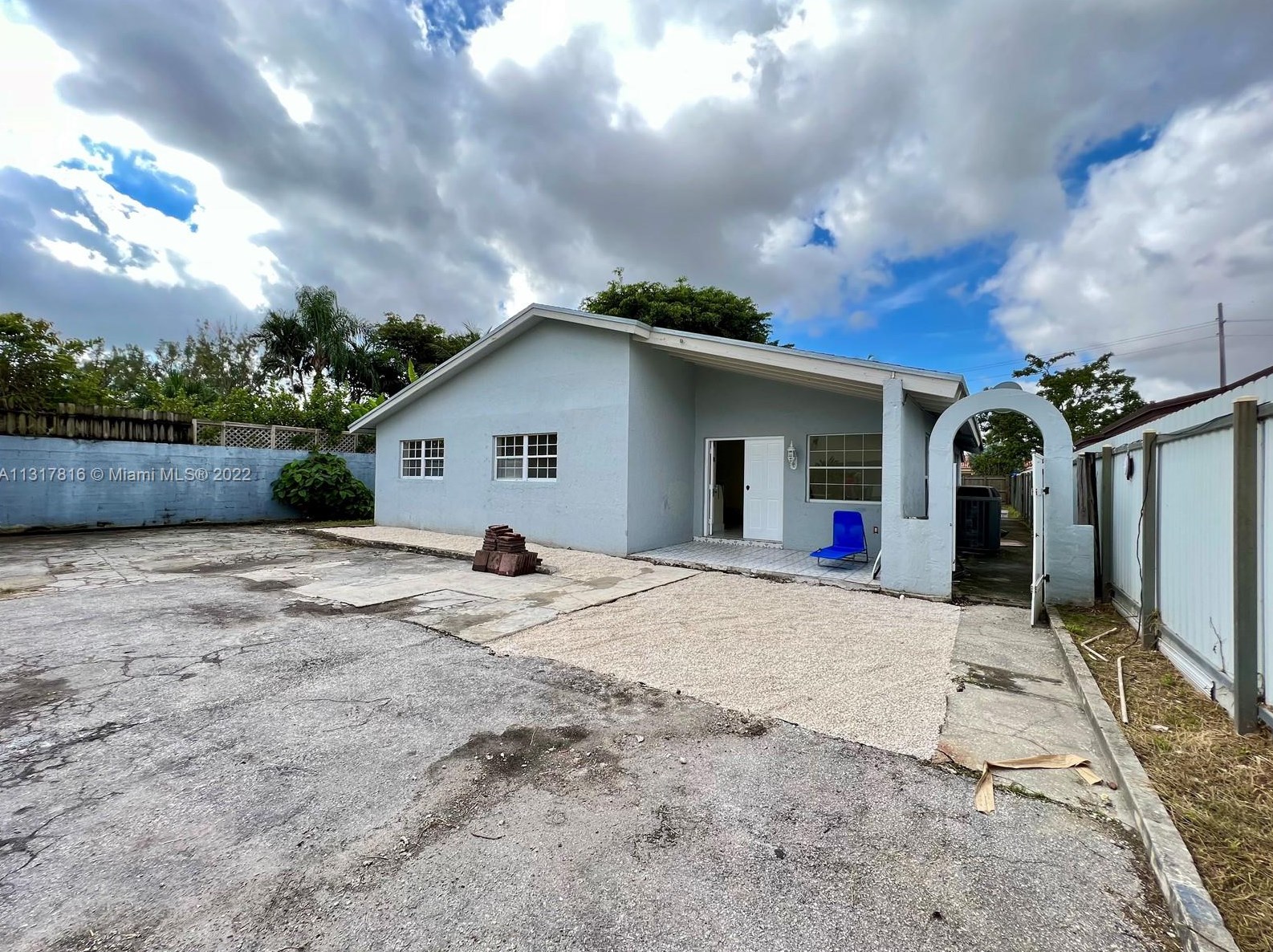 2440 Sw 115th Ave, Miami, FL 33165