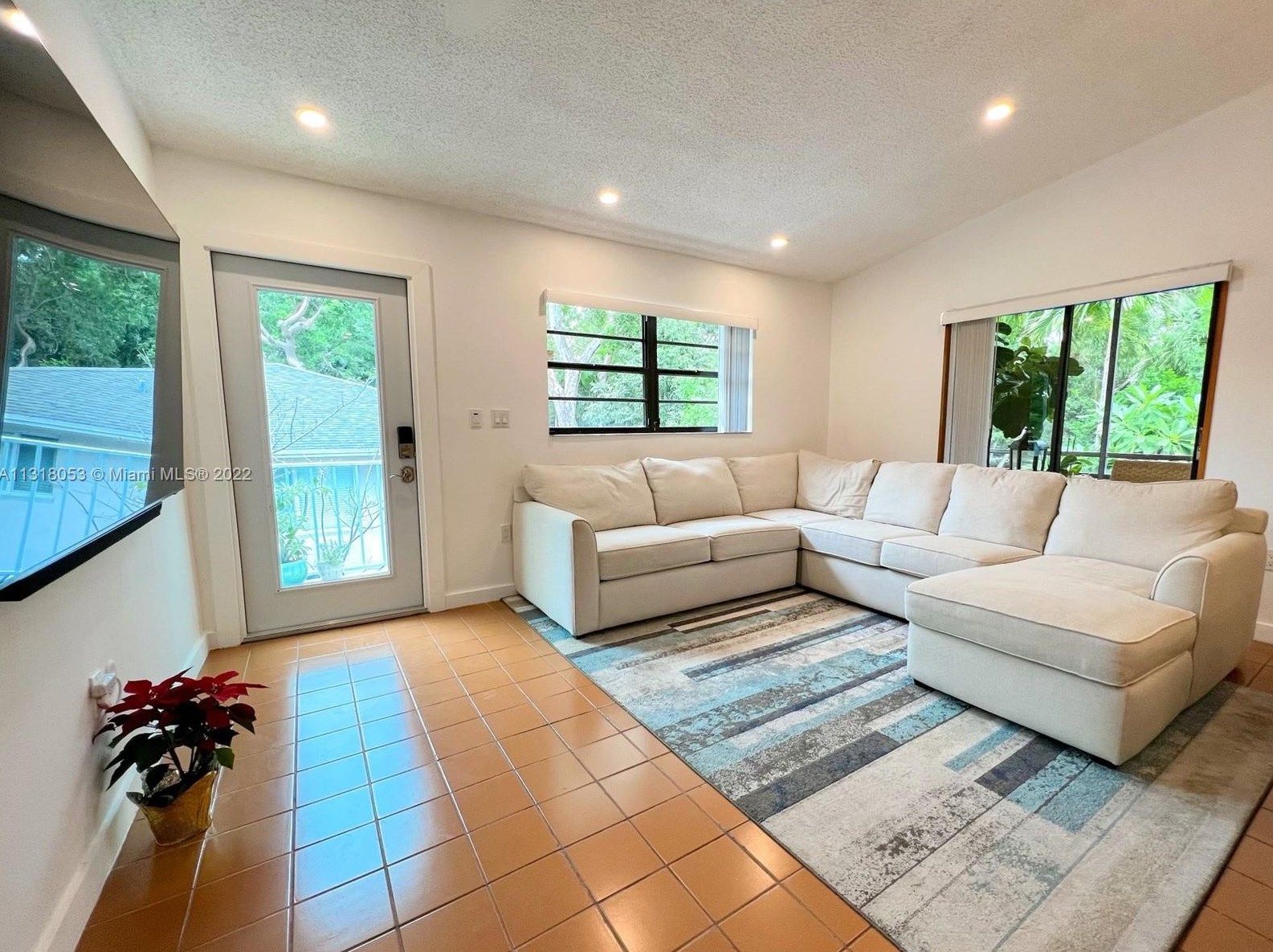 139 N Bay Harbor Dr, Key Largo, FL 33037