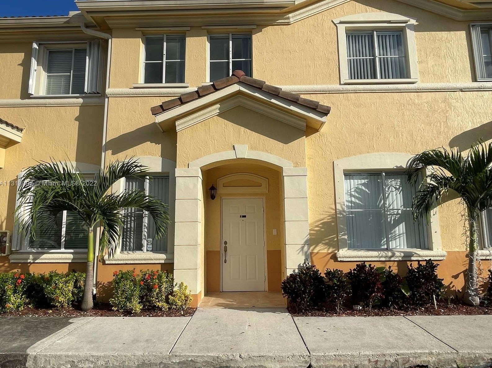 6918 Nw 177th St #h102, Hialeah, FL