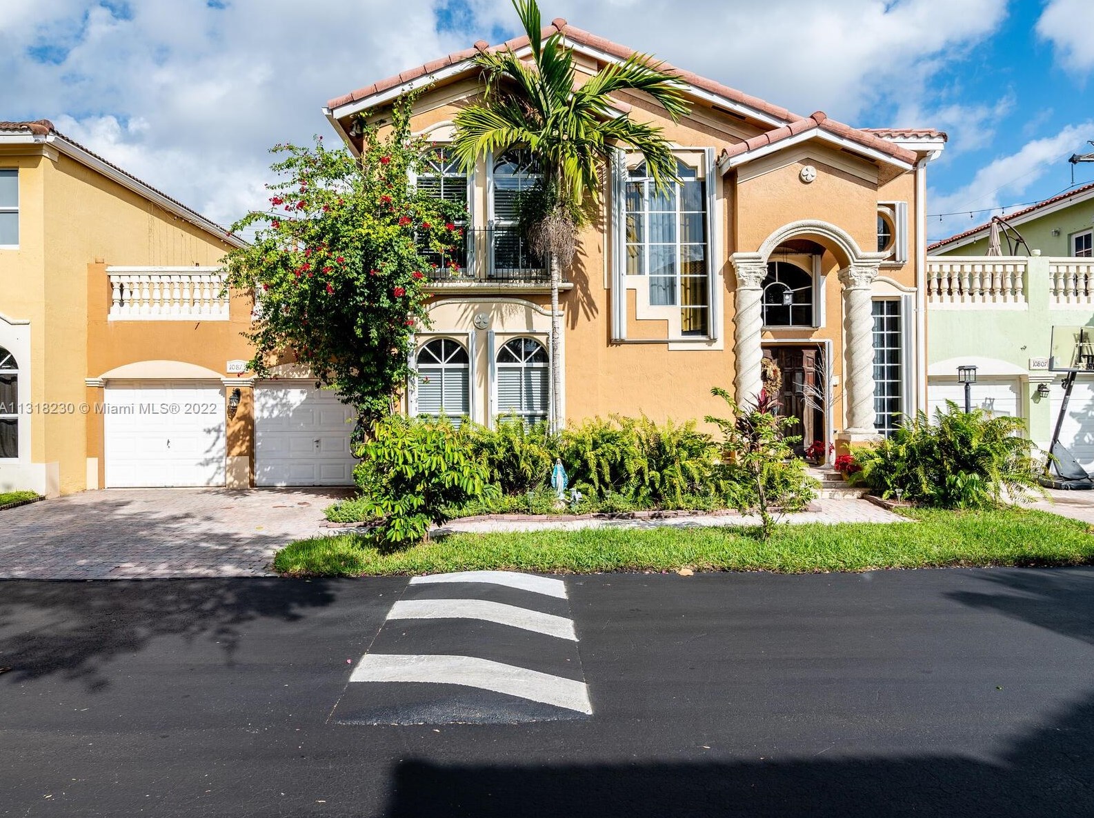 10813 51 Ln, Miami FL 33178-3562 exterior