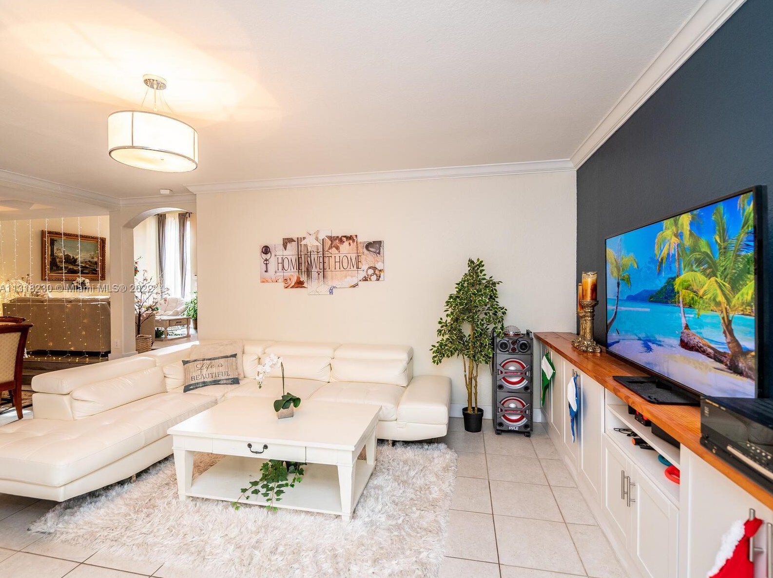 10813 51 Ln, Miami FL 33178-3562 exterior