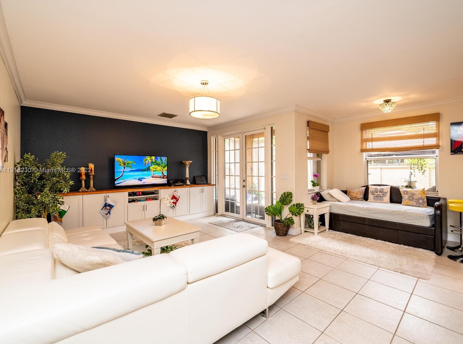 10813 51 Ln, Miami FL 33178-3562 exterior