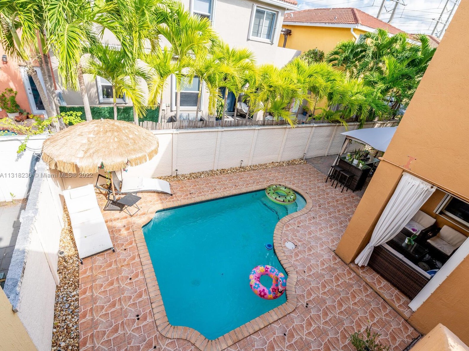 10813 51 Ln, Miami FL 33178-3562 exterior