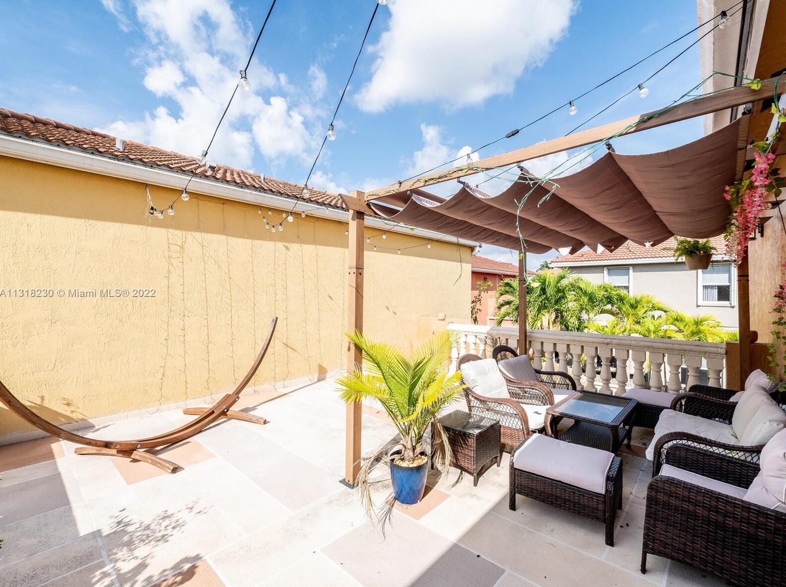 10813 51 Ln, Miami FL 33178-3562 exterior