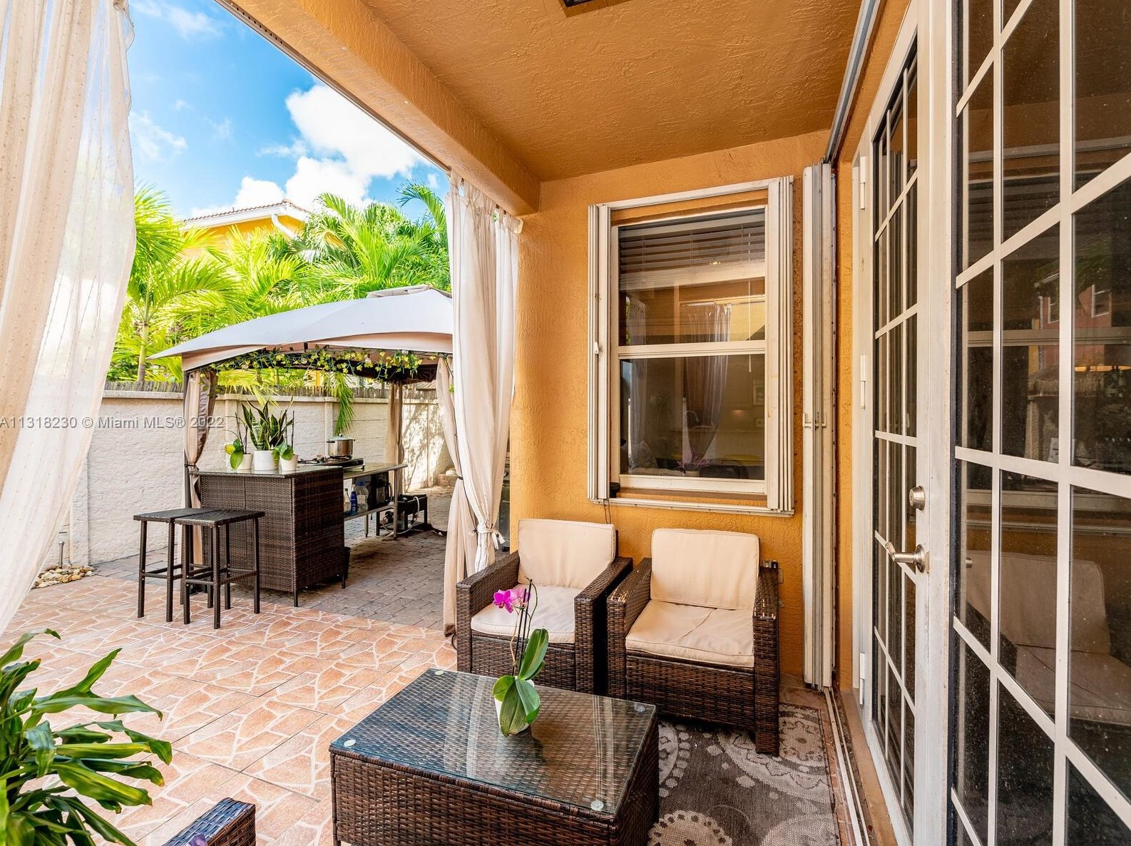 10813 51 Ln, Miami FL 33178-3562 exterior