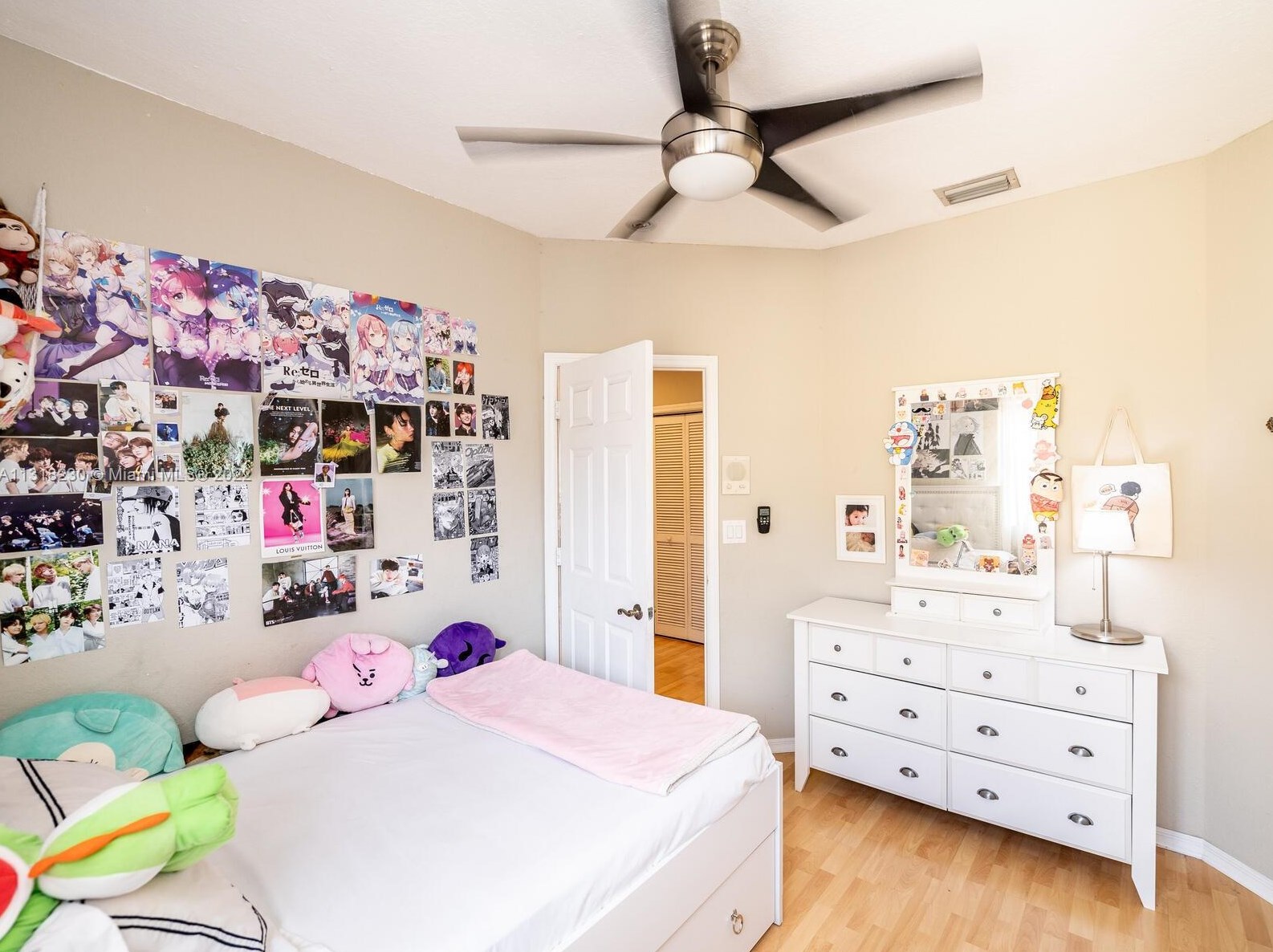 10813 51 Ln, Miami FL 33178-3562 exterior