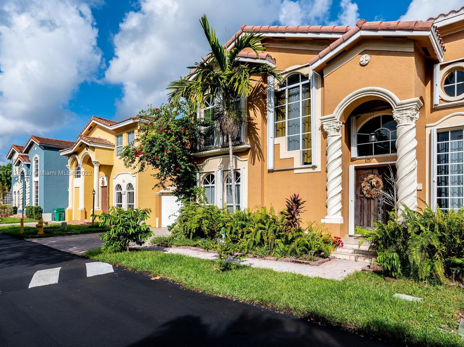 10813 51 Ln, Miami FL 33178-3562 exterior