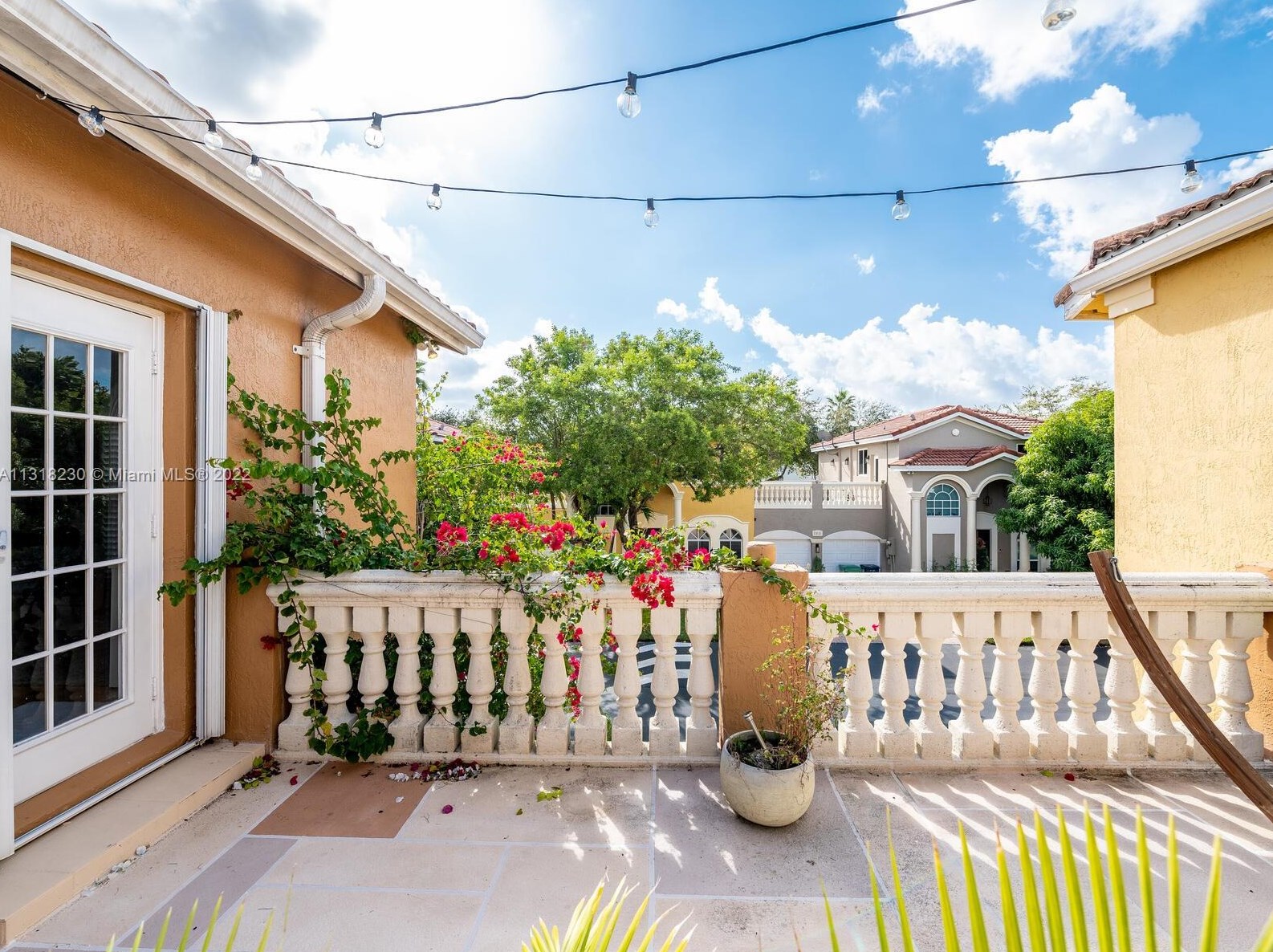 10813 51 Ln, Miami FL 33178-3562 exterior