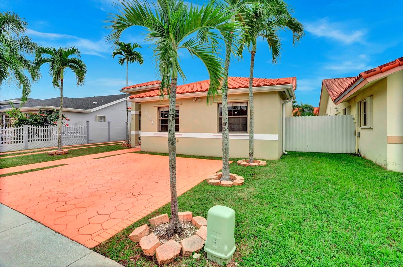 14348 51st St, Miami, FL 33175-5811