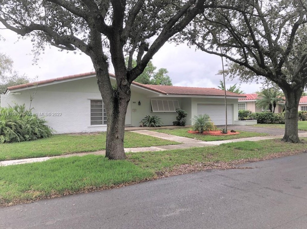 14010 Cypress Ct, Hialeah, FL 33014