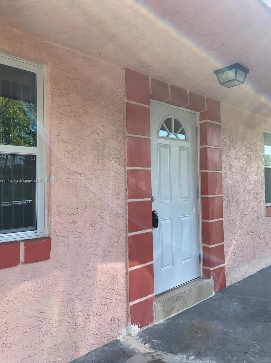 6027 Sw 36th Ct #b, Hollywood, FL 33023