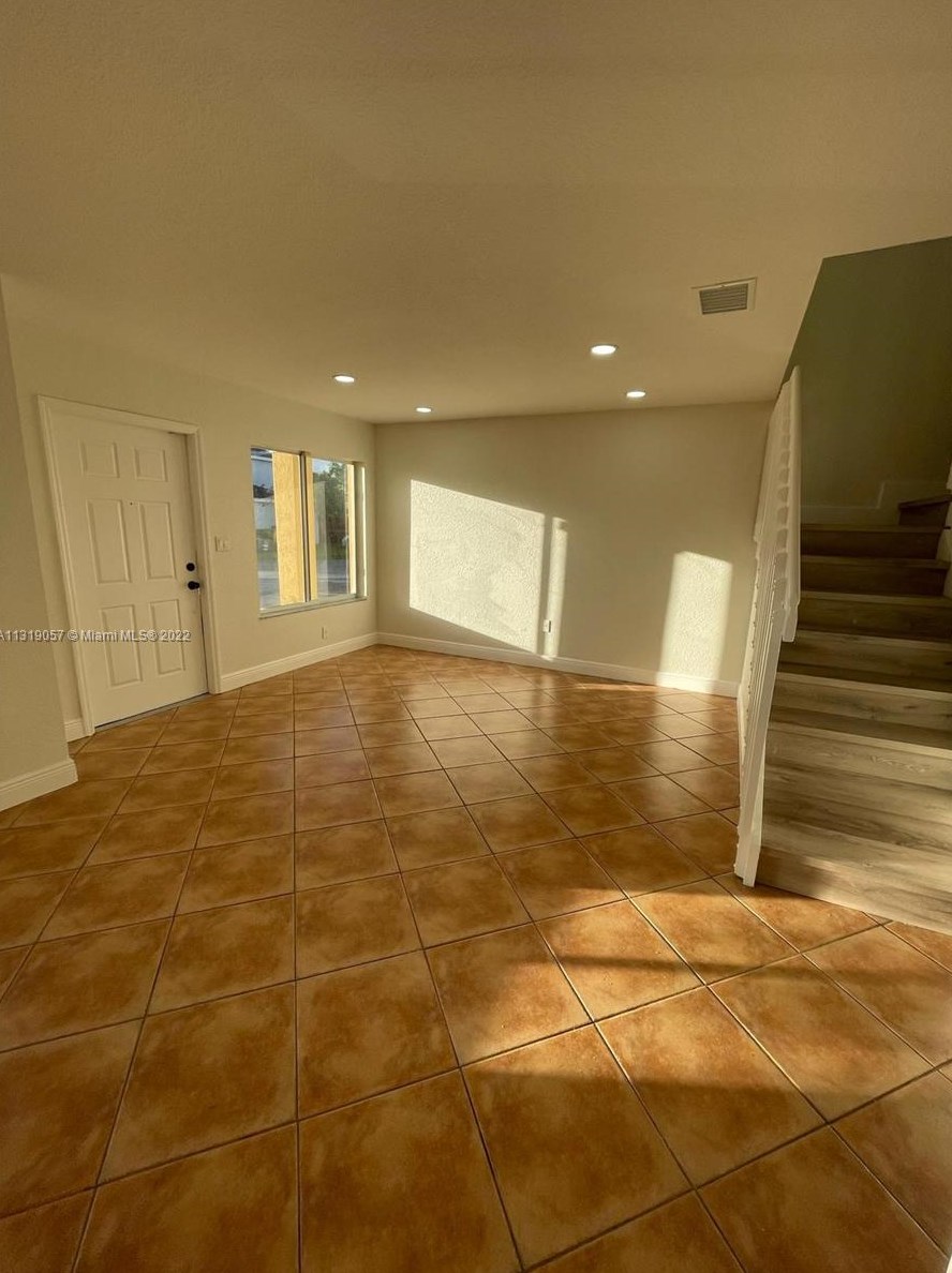9751 Sw 164th Ct, Miami, FL 33196