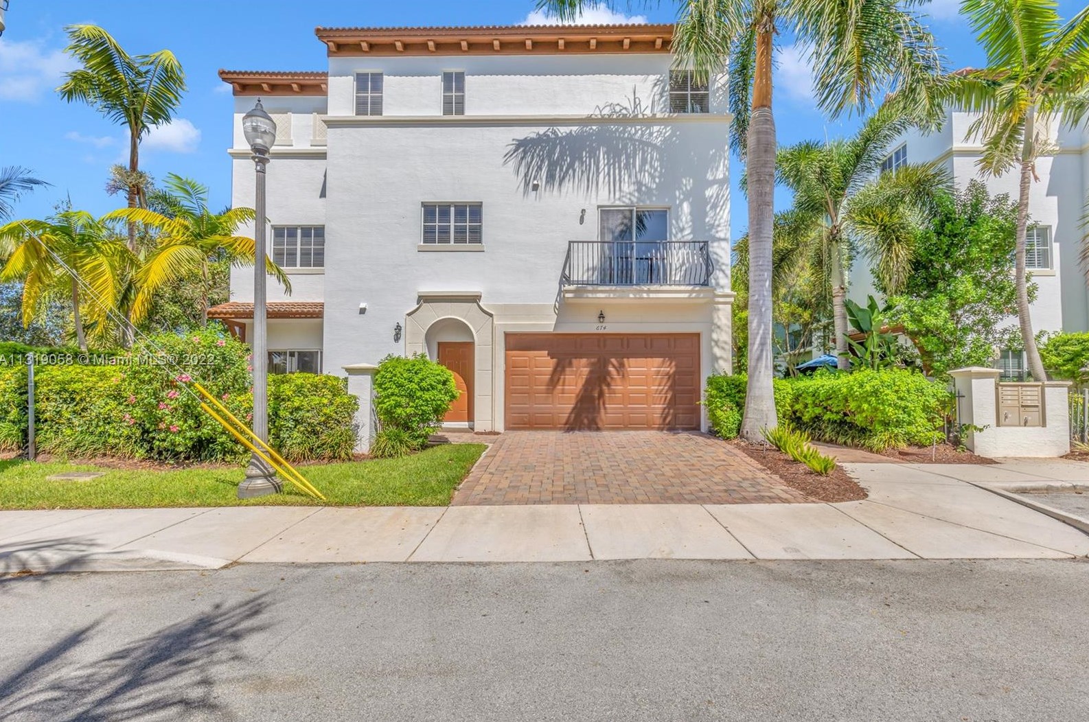 674 Library Commons Way, Boca Raton FL  33432-3837 exterior