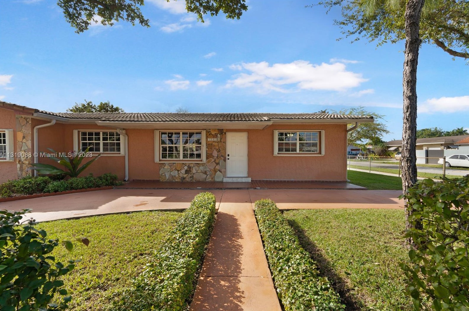 3330 127th Ave, Miami, FL 33175-2662