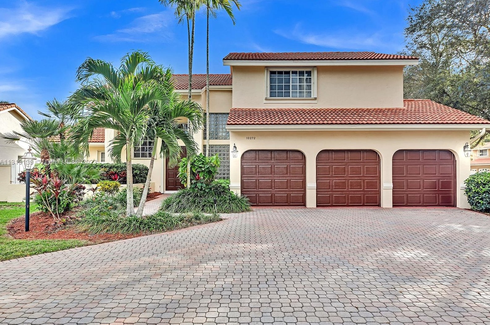 10272 Cayman St, Hollywood, FL 33026-4664