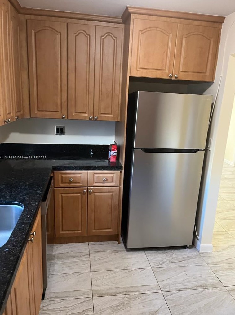 1020 94th St #303, Miami, FL 33154
