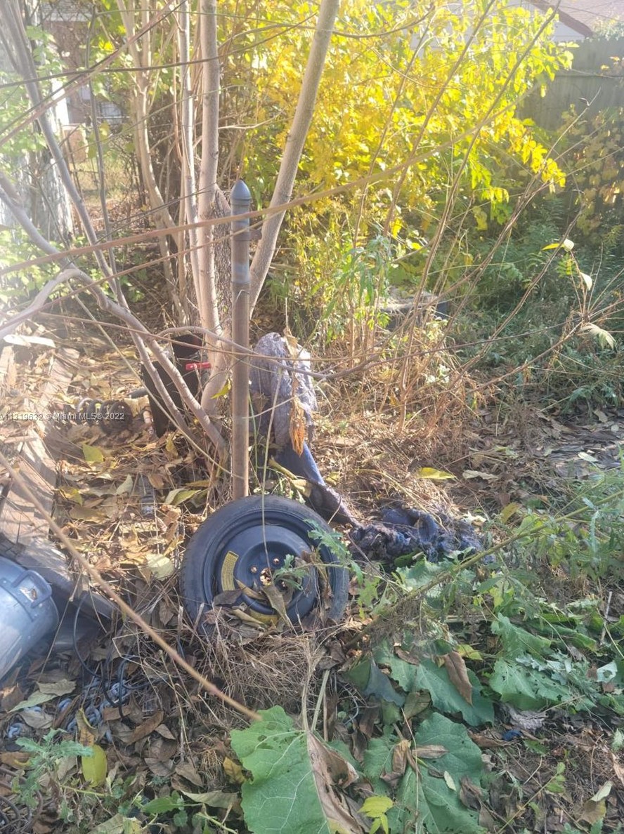 8076 Sussex St, Detroit MI  48228-2247 exterior