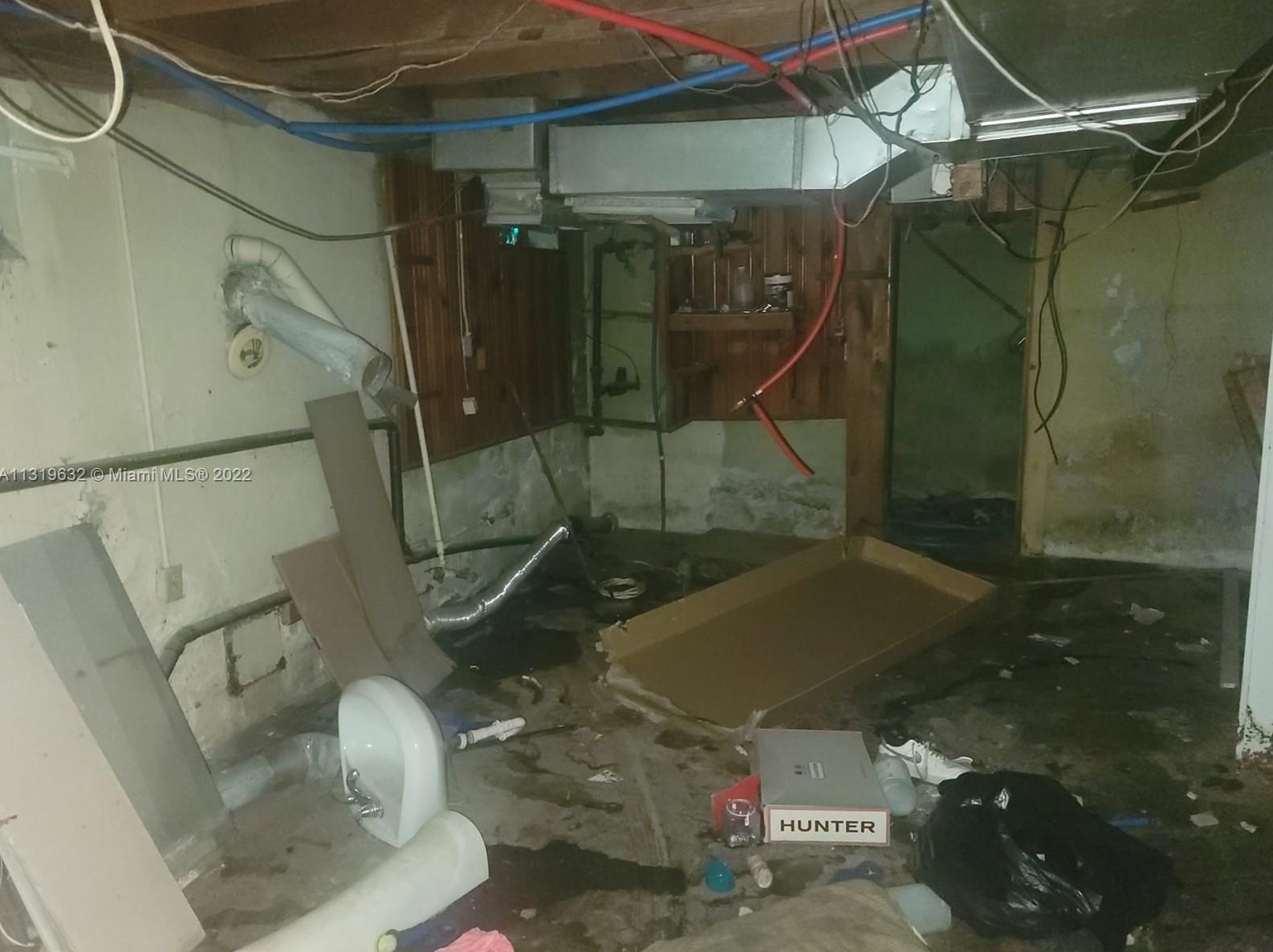 8076 Sussex St, Detroit MI  48228-2247 exterior