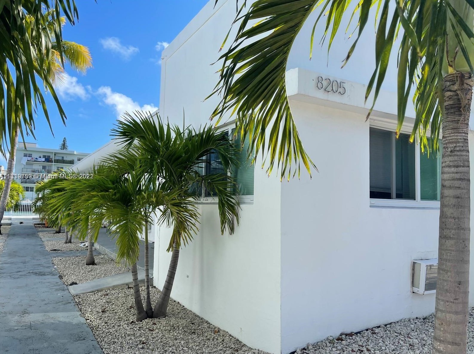 8205 Crespi Blvd #2, Miami, FL 33141