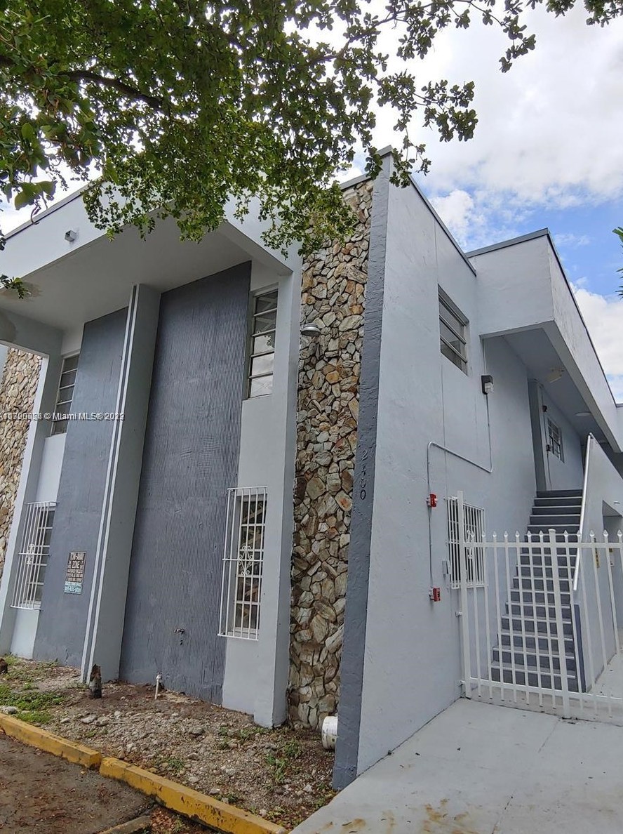 2400 Nw 22nd Ct #6, Miami, FL 33142
