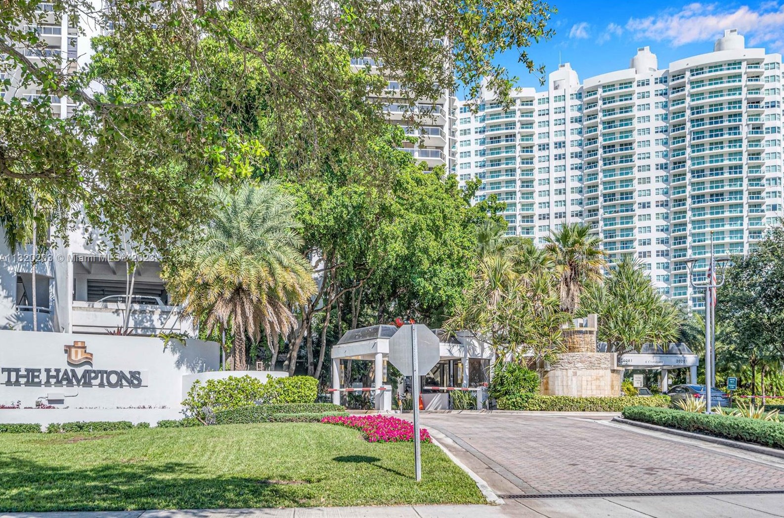 20201 Country Club Dr, Miami FL 33180-3001 exterior