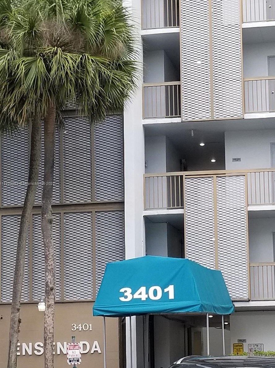 3401 N Country Club Dr Apt 414, Miami, FL 33180