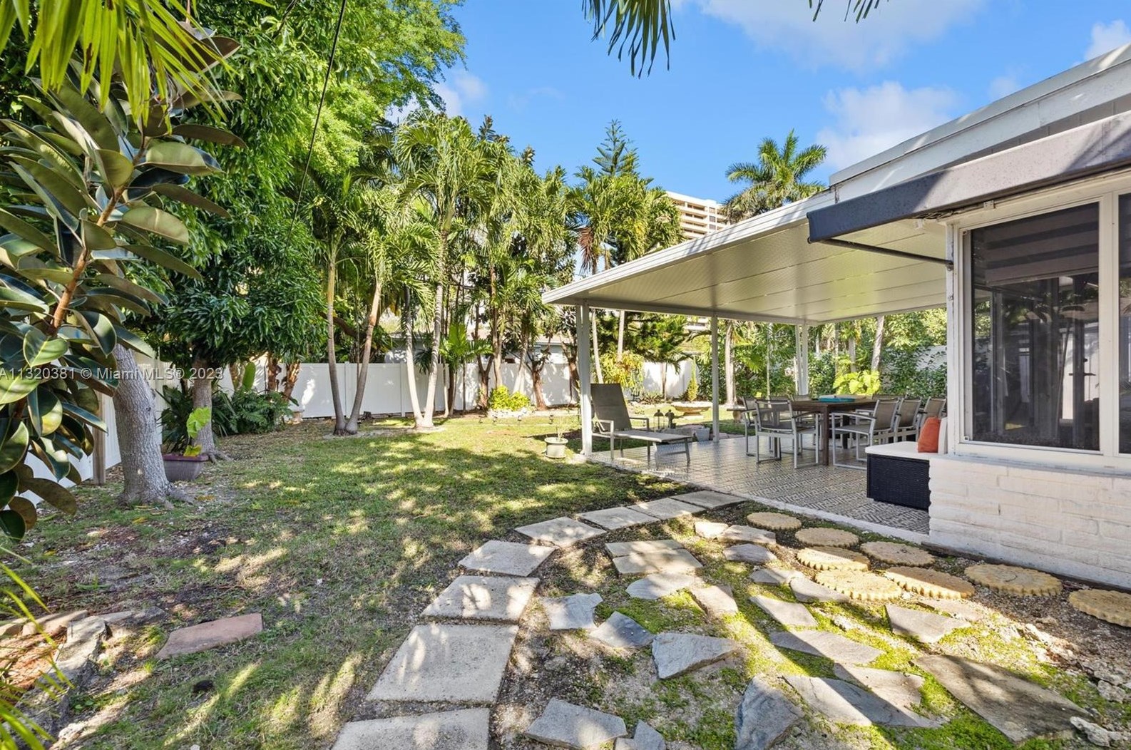 1601 110th St, Miami FL  33161-7414 exterior