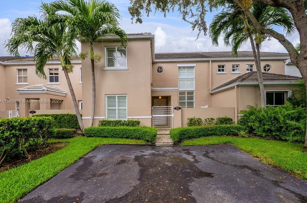 5560 70th Pl, Miami, FL 33155-5646