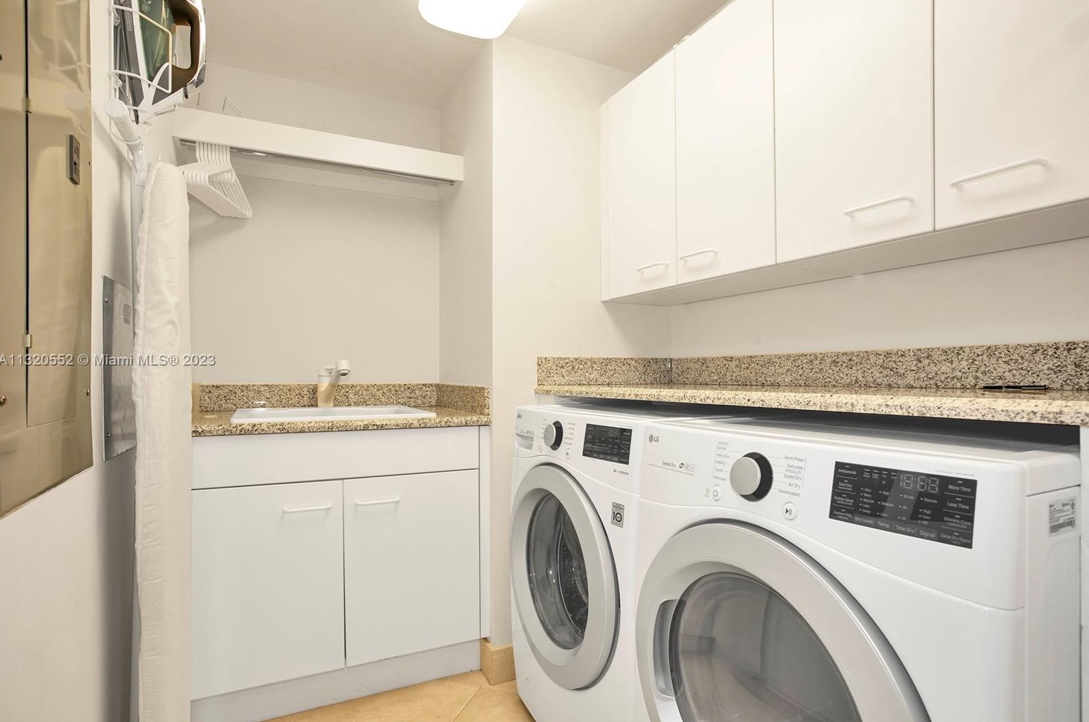 6000 Island Blvd, Miami FL 33160-3762 exterior