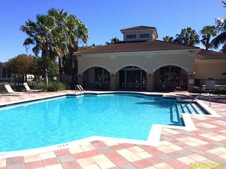2499 Centergate Dr #101, Hollywood, FL 33025