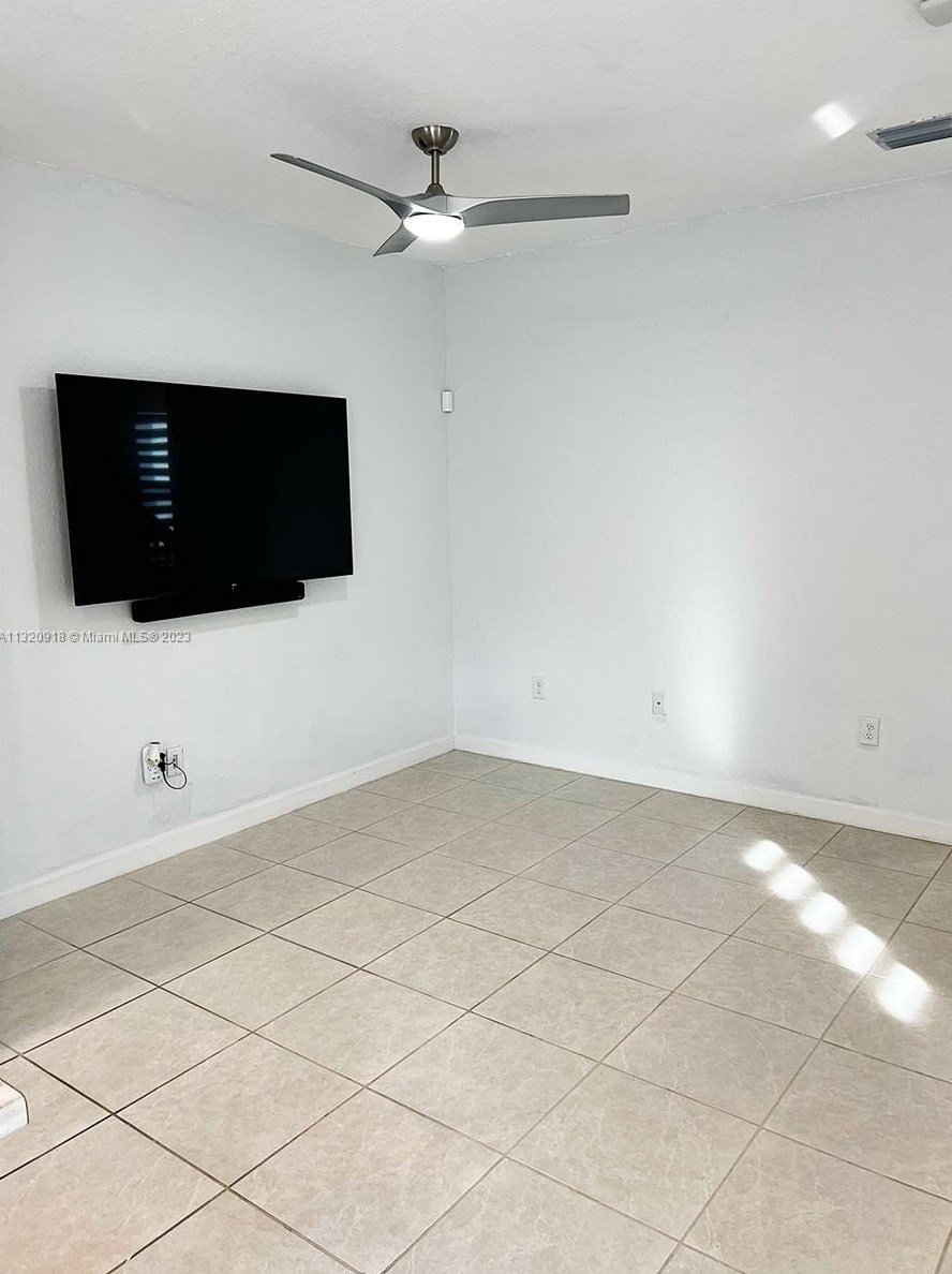 21408 2nd St, Miami, FL 33179-1046
