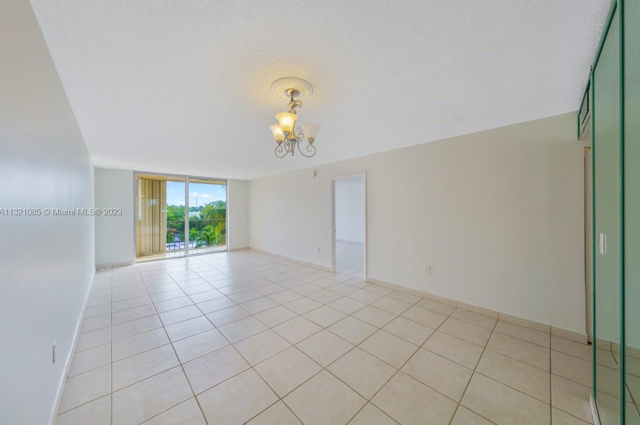 7921 Byron Ave #404, Miami, FL 33141