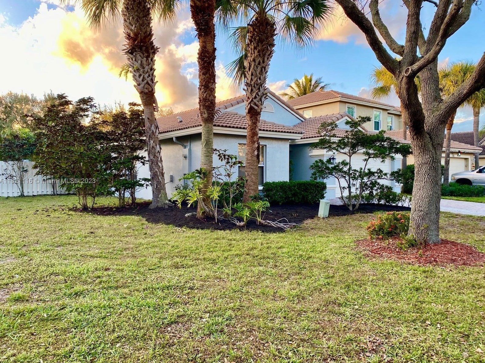 5142 Victoria Cir, West Palm Beach, FL 33409-7846