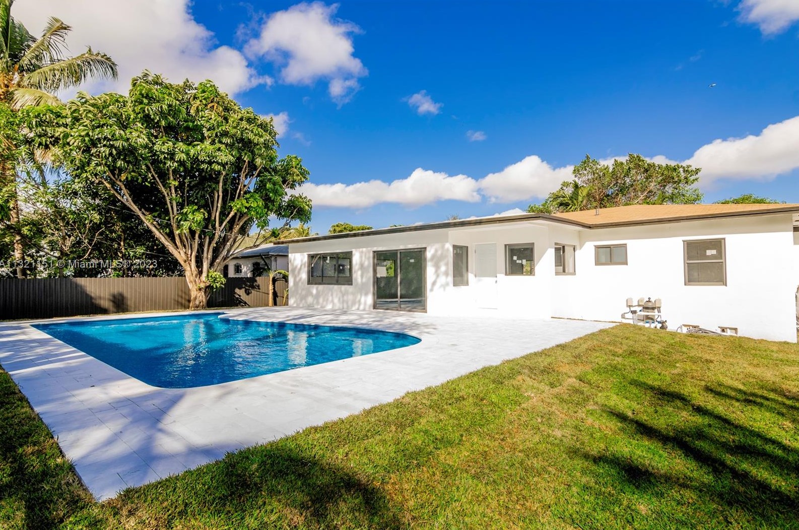 930 139th St, Miami, FL 33161-3253