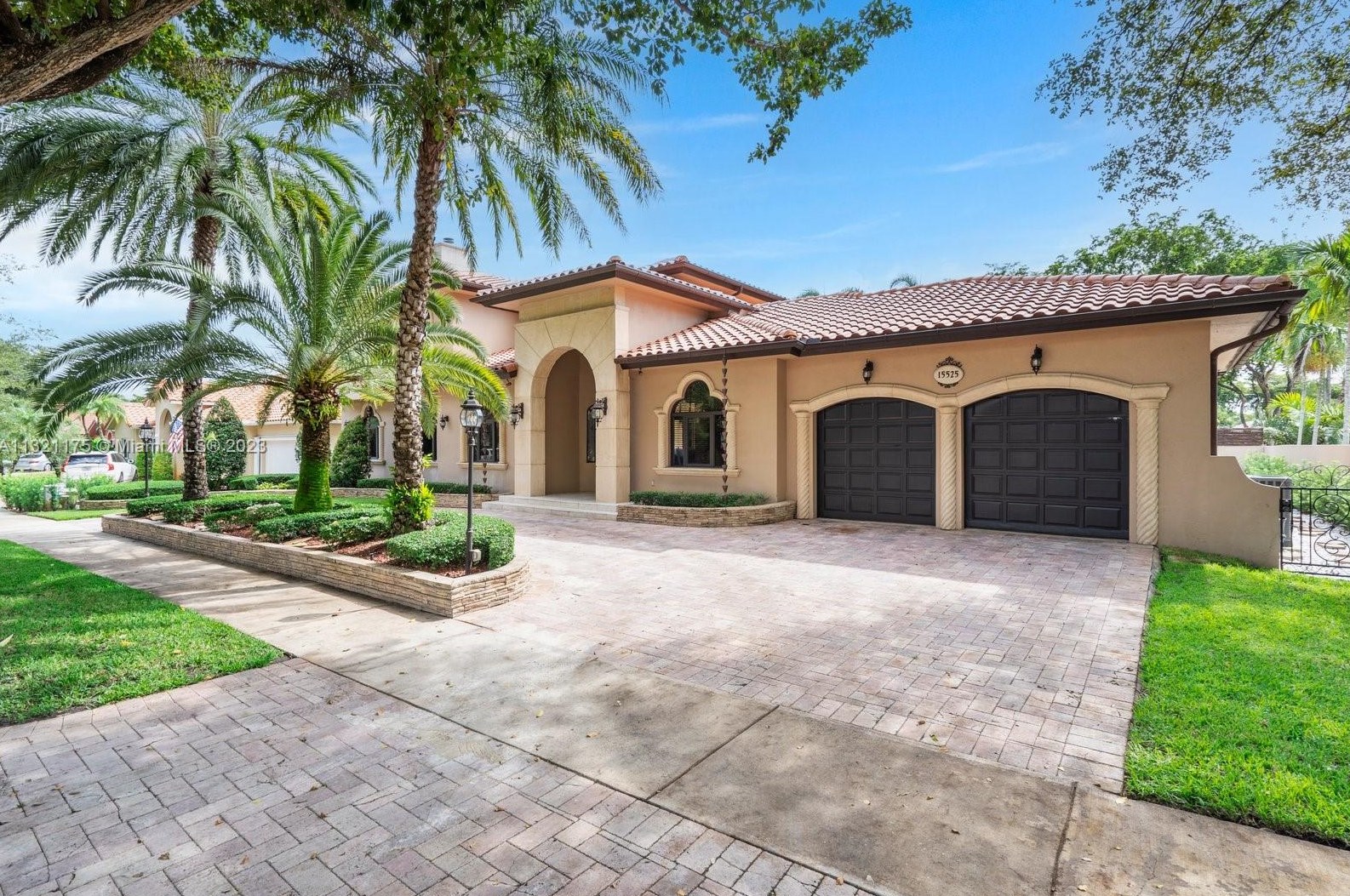 15525 Nw 83rd Ct, Hialeah, FL 33016