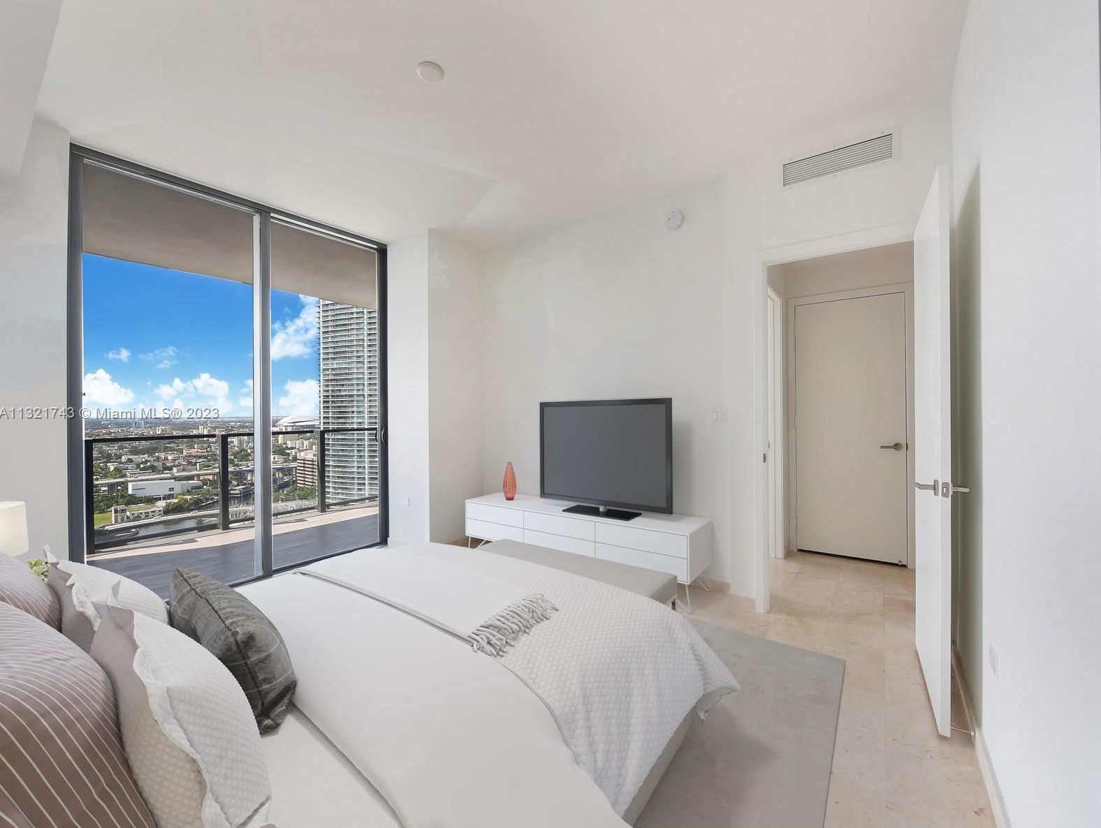 68 6th St Se #2410, Miami, FL 33131