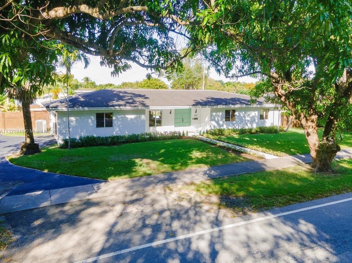 8125 152nd St, Miami, FL 33157-2234