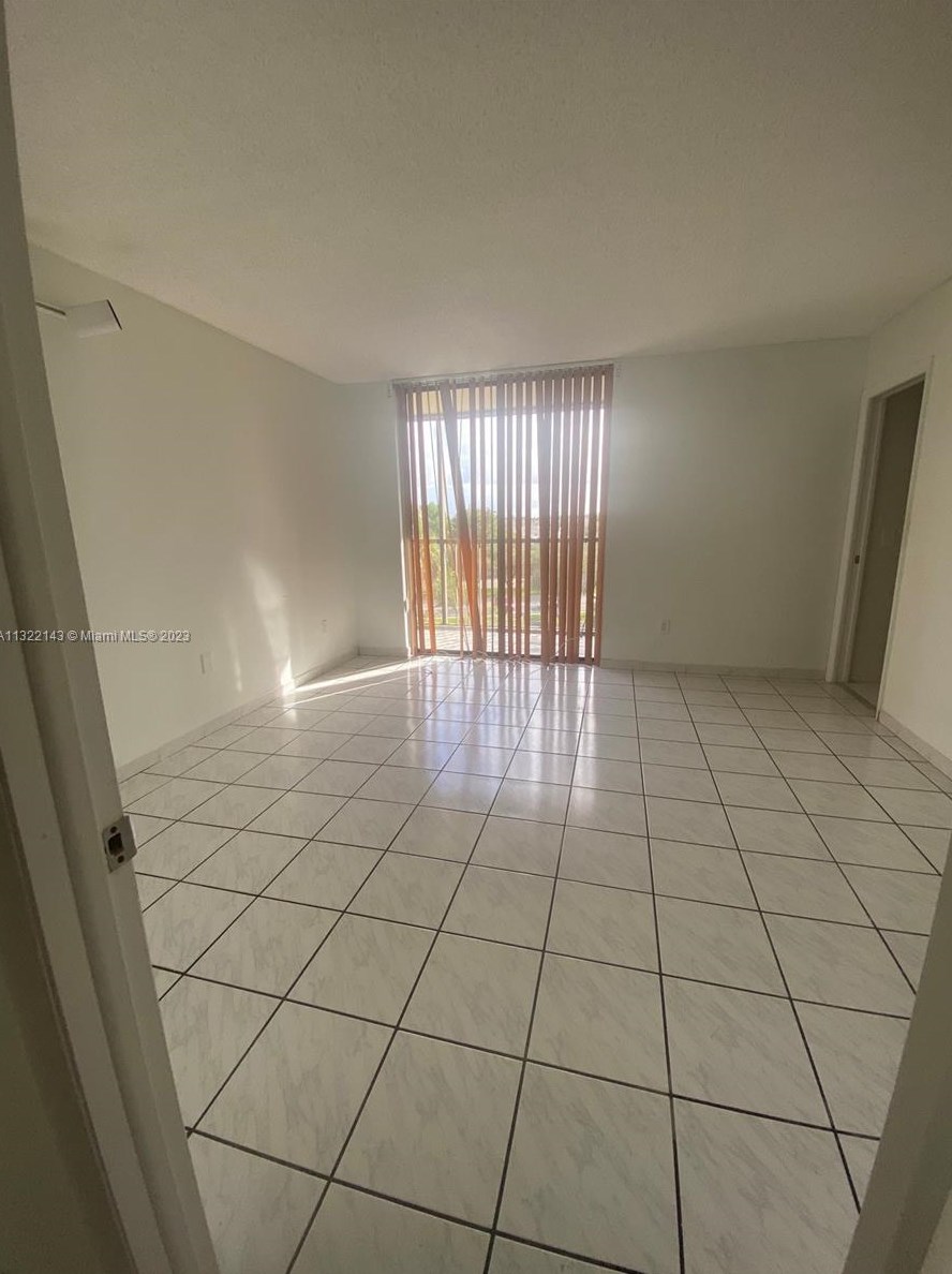 8635 Nw 8th St #405, Miami, FL 33126